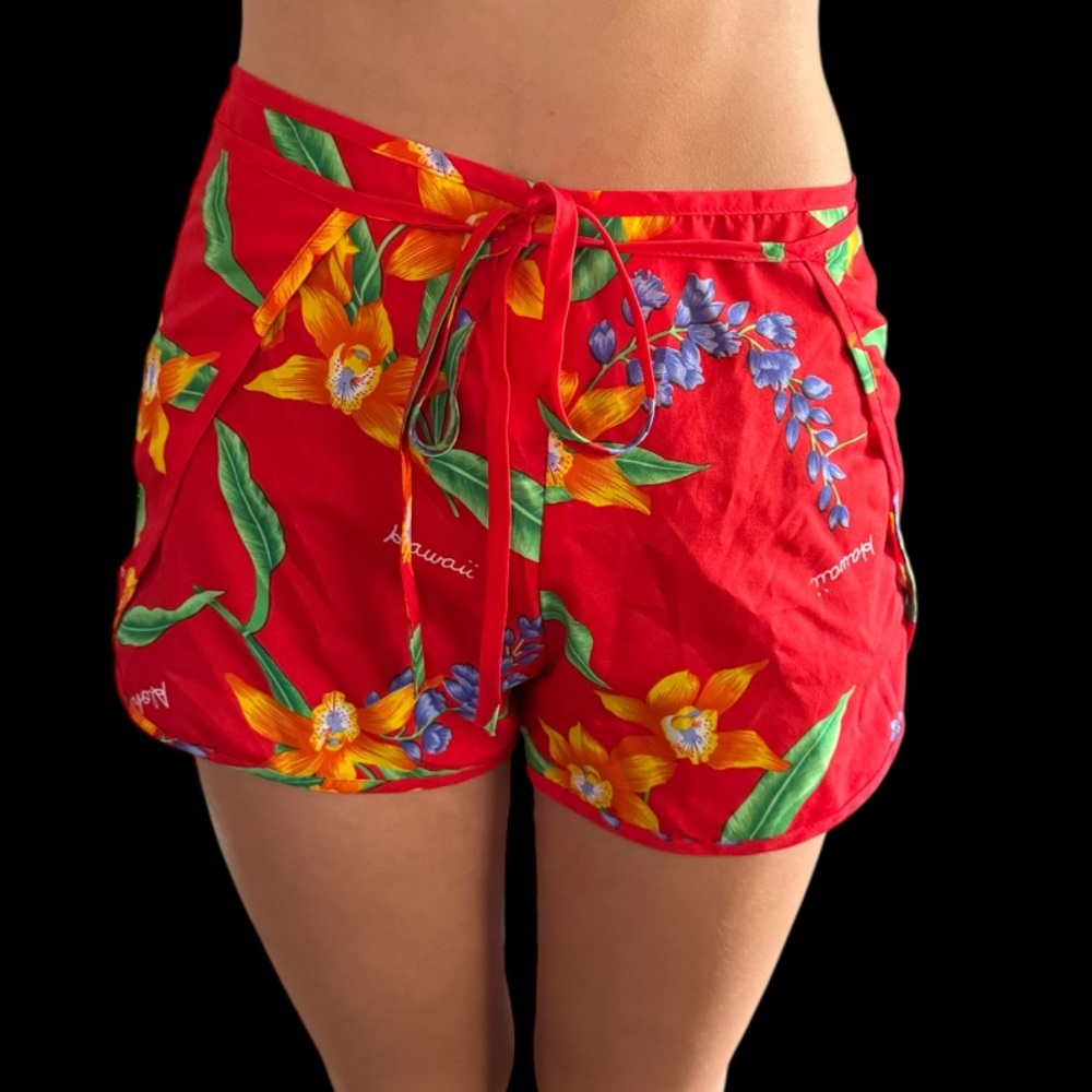 Amazing vintage 70s “diaper” wrap Hawaiian shorts by K fashions